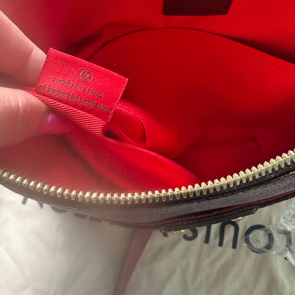 SOLD ❌❌❌Louis Vuitton Damier Ebene South Bank Besace - Picture 7 of 9